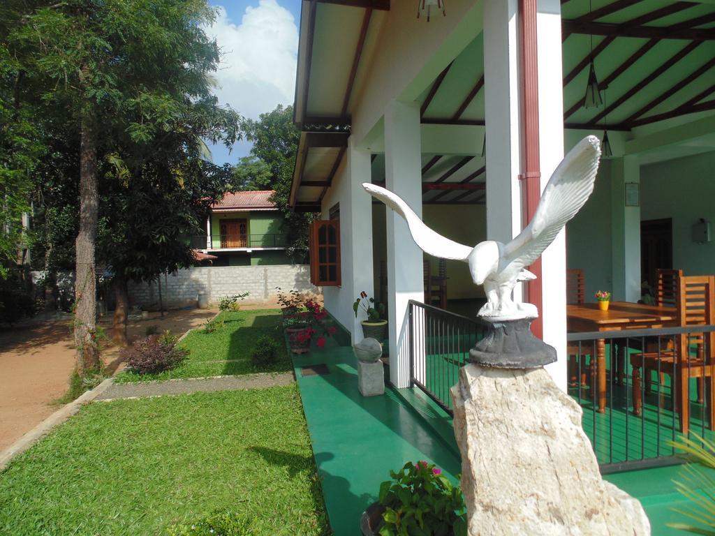 White Eagle Hotel Sigirija Zewnętrze zdjęcie