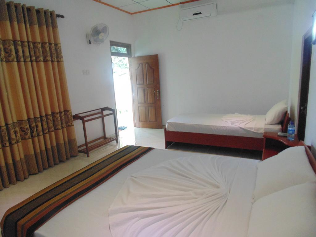 White Eagle Hotel Sigirija Pokój zdjęcie